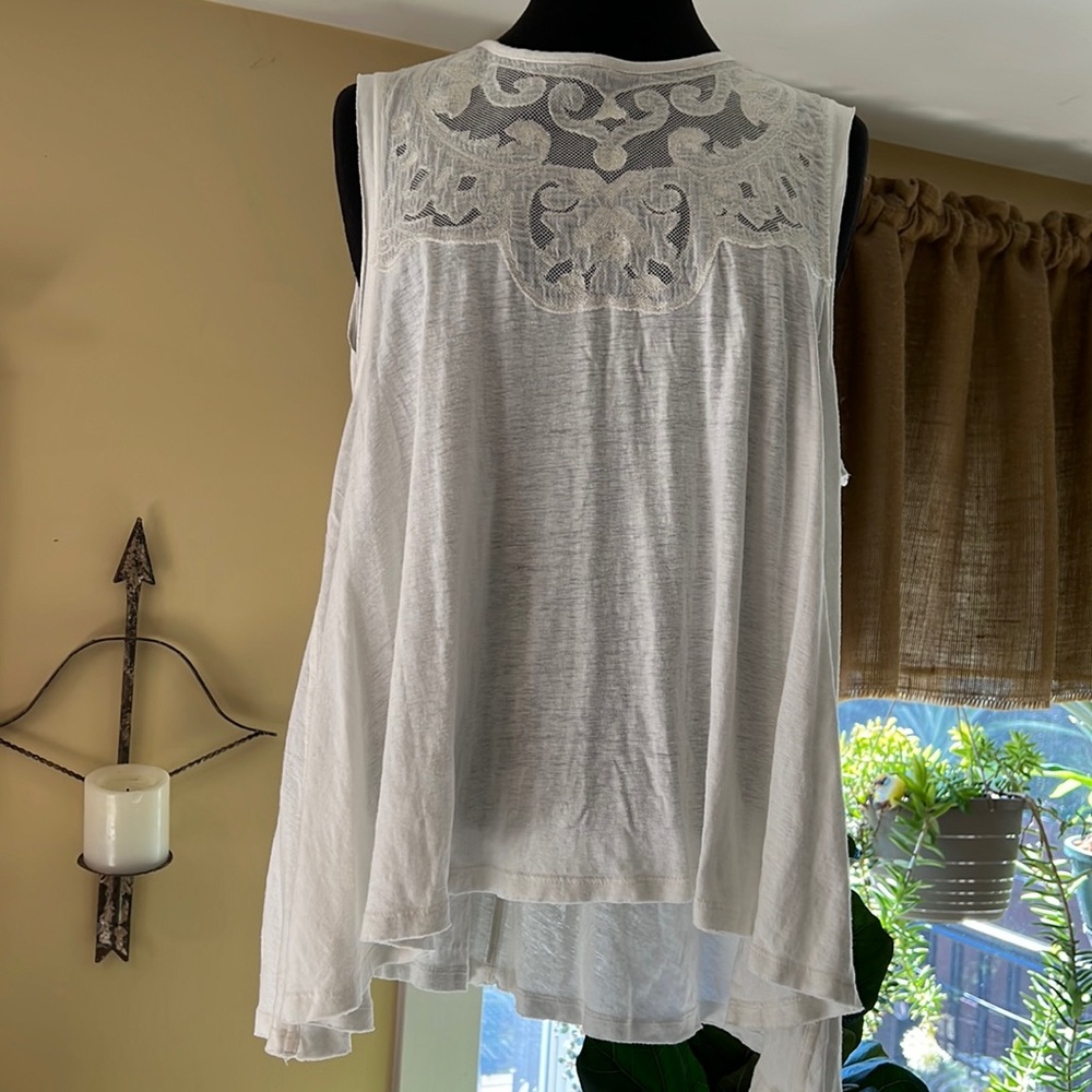 Free people white lace tank top. Size medium